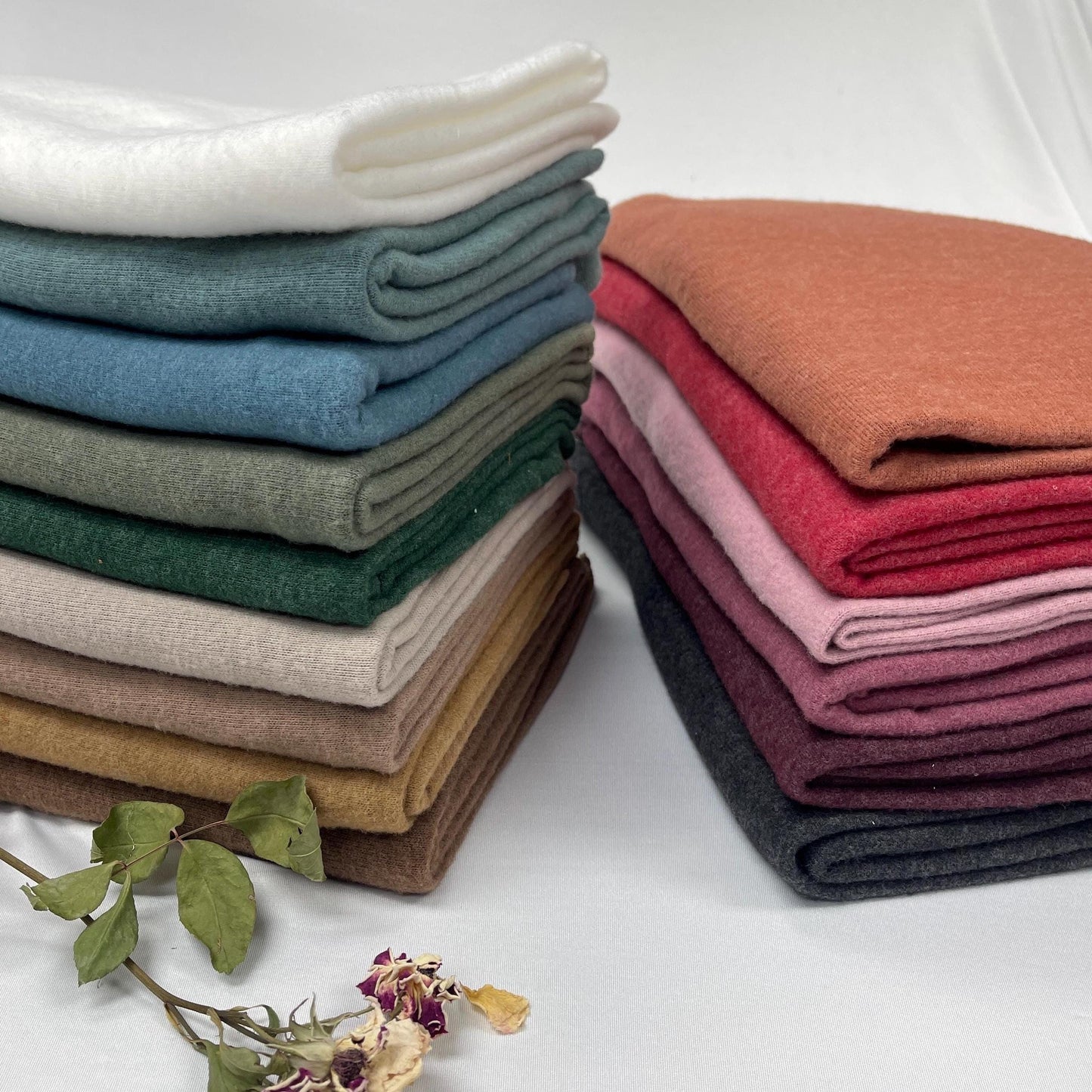 Cashmere PD & Blend Fabric by Yard for Autumn/Winter Sweater Knits - Soft and  Versatile